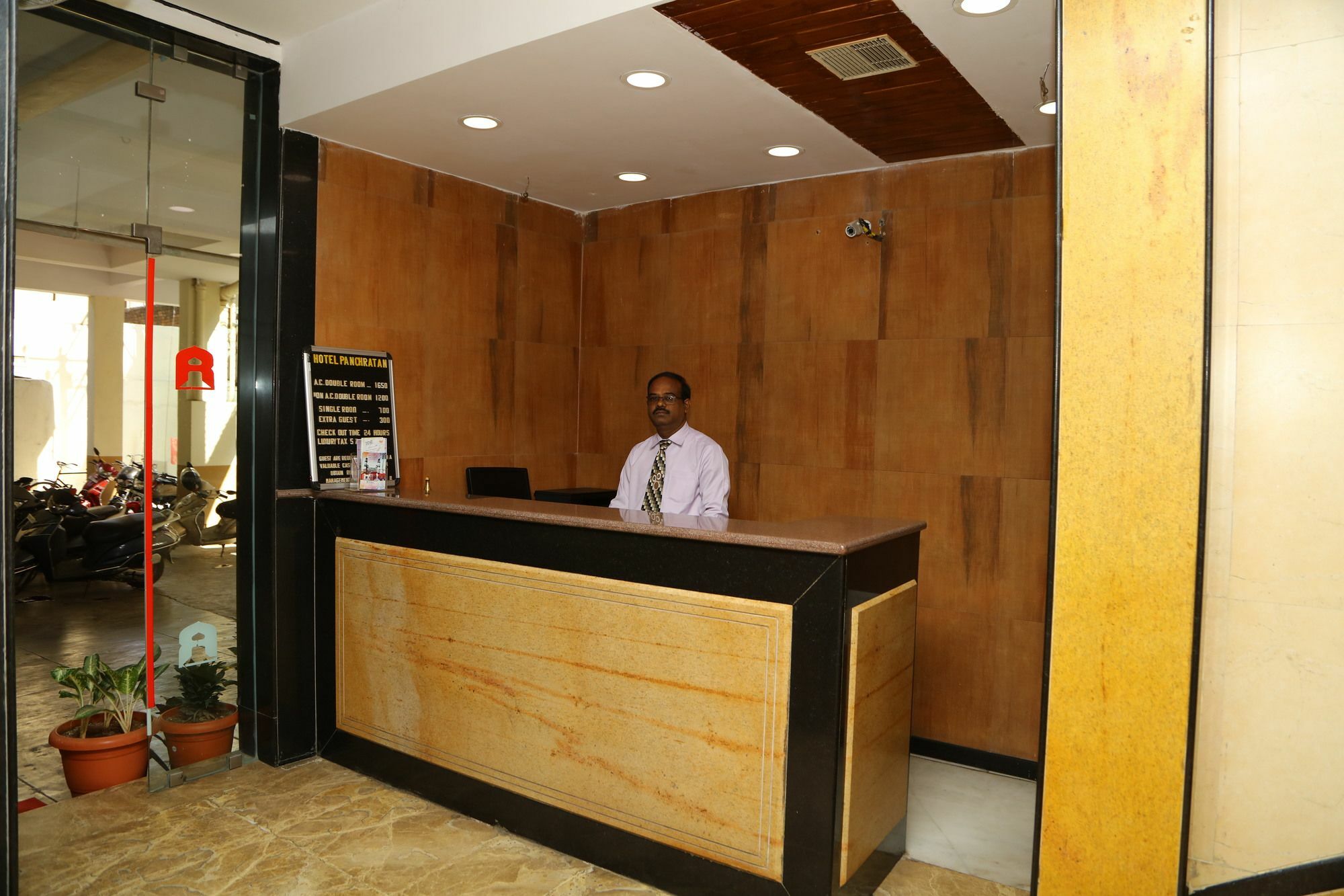 Hotel Panchratan ไฮเดอราบัด ภายนอก รูปภาพ